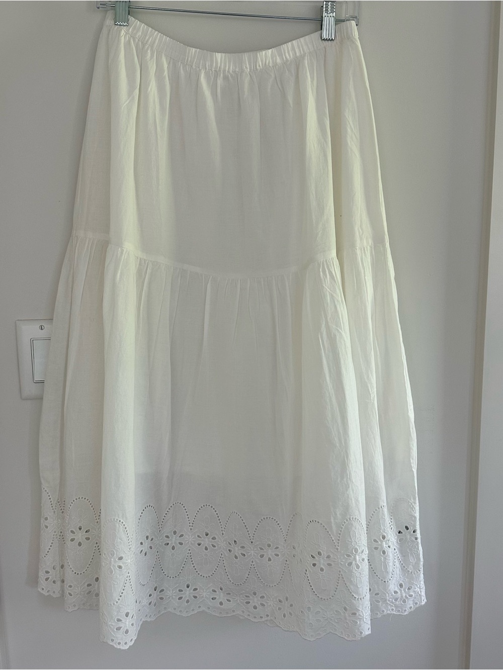 GAP Factory White Eyelet-Trim Midi Skirt with Scalloped Hem - Picture 2 of 6